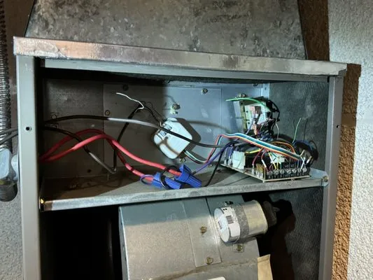 Arnold's Air Conditioning and Heating Services Logo