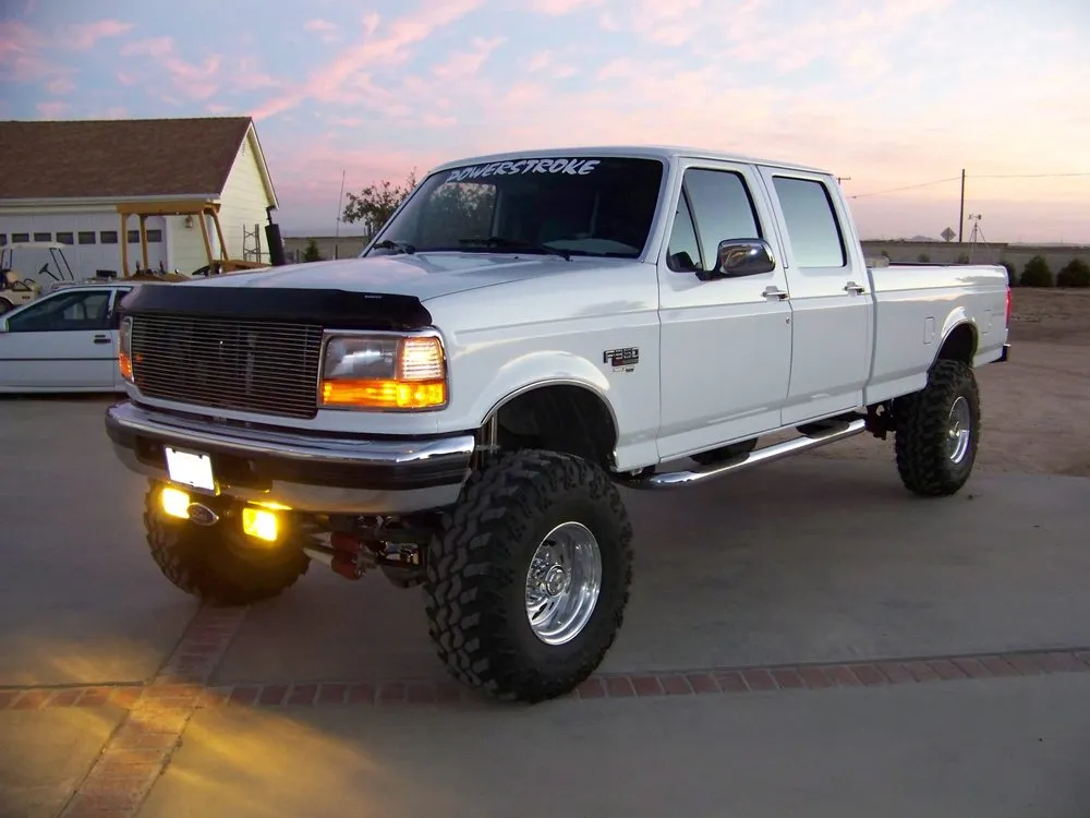 Slide of Avenue Yucca Car Care