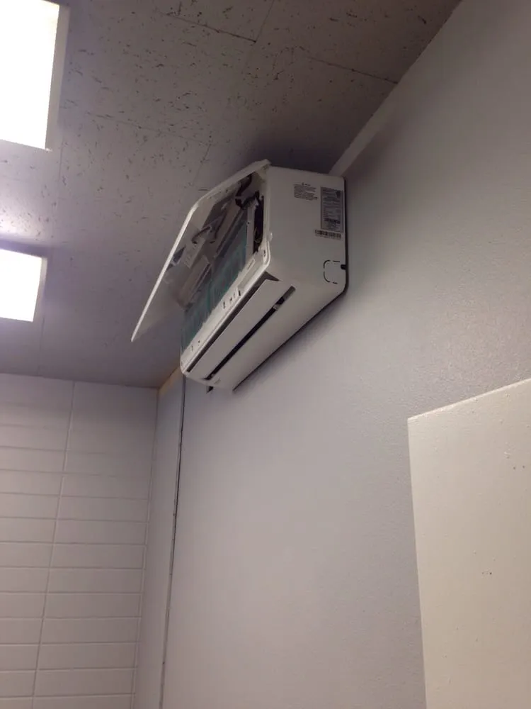 Slide of B and D Air Conditioning