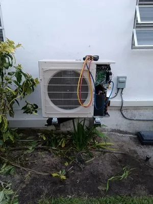 B cool air conditioning Logo