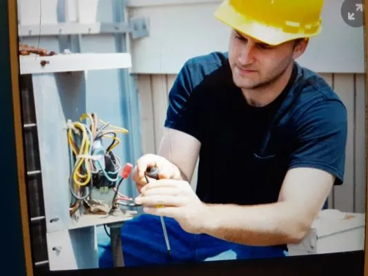 B Homes Heating & Air Conditioning Logo