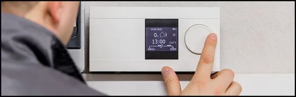 Bangin' On The Wall Construction Logo