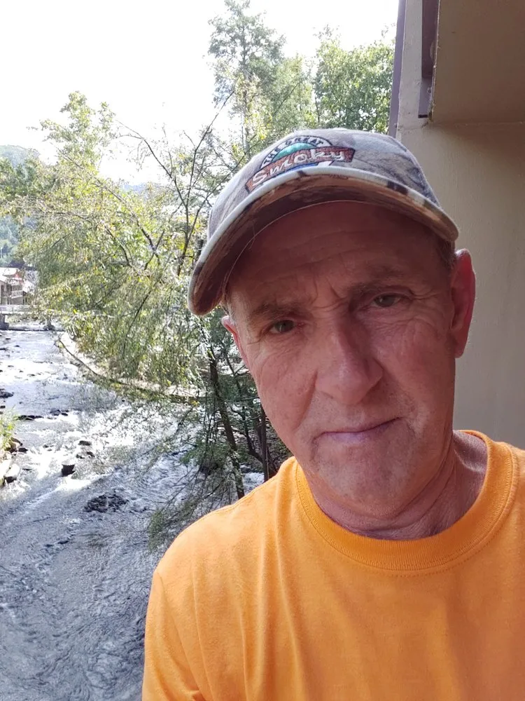 Slide of Bee Cool Air Conditioning & Heating Service