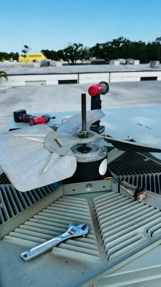 Slide of BREEZEBEE Engineering