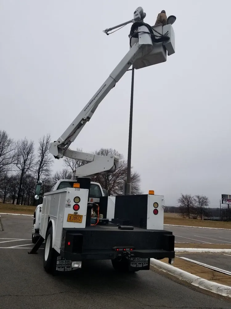 Slide of Bricoleur Maintenance and Repair