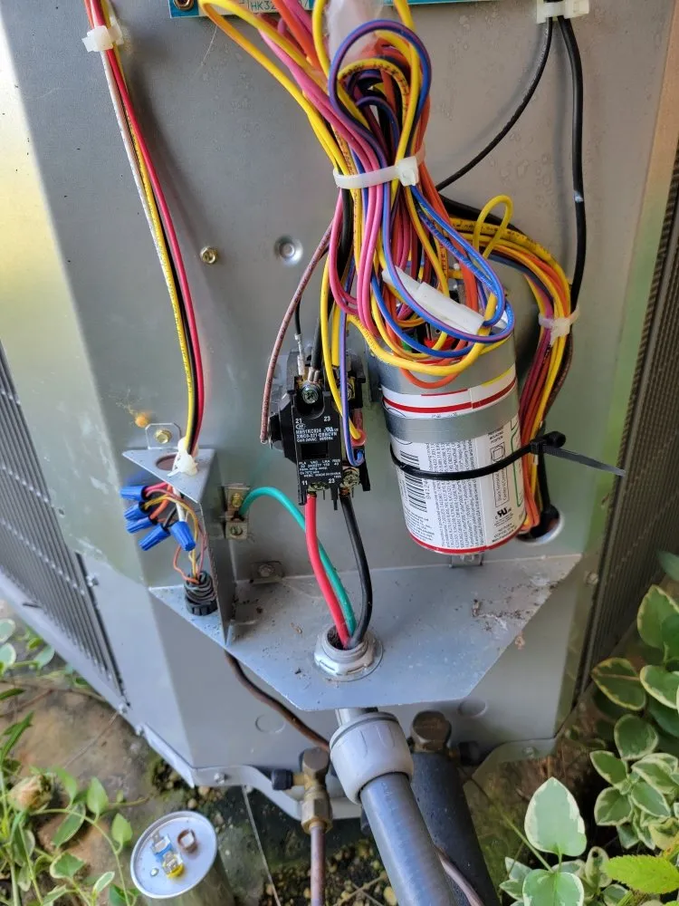 Slide of Brooks Heating & Air Conditioning