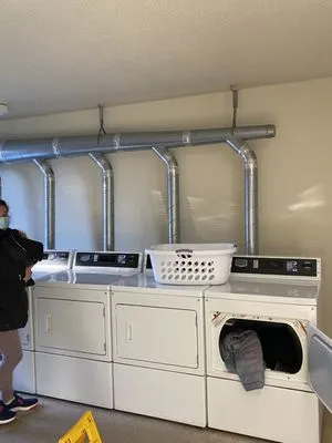 Browns Building Services Logo