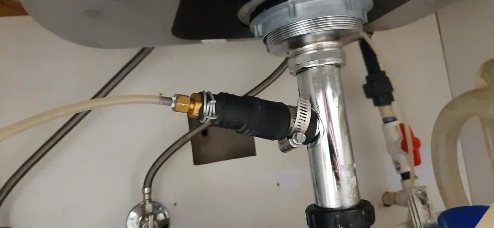 Slide of C & R Expert Tech Services