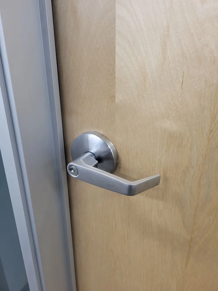 Slide of C & R Expert Tech Services