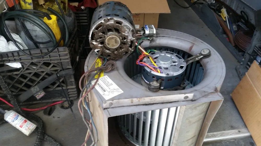 Slide of Call 2 Fix 818-983-6593