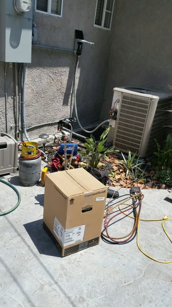 Slide of Call 2 Fix 818-983-6593