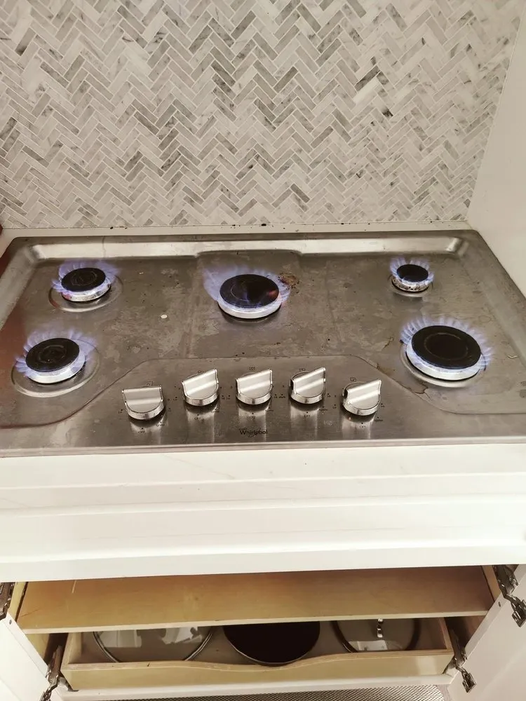 Slide of CALl Appliance Repair