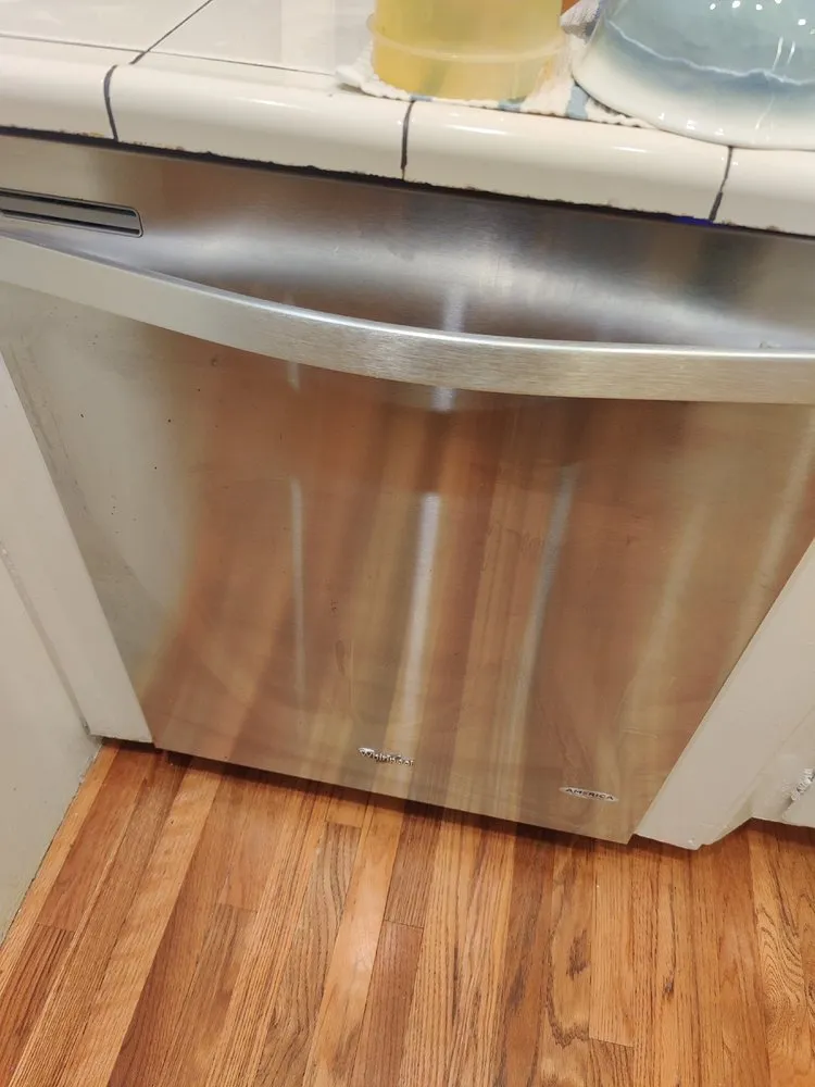 Slide of CALl Appliance Repair