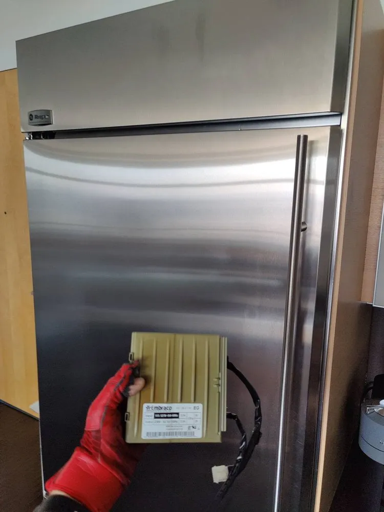 Slide of CALl Appliance Repair