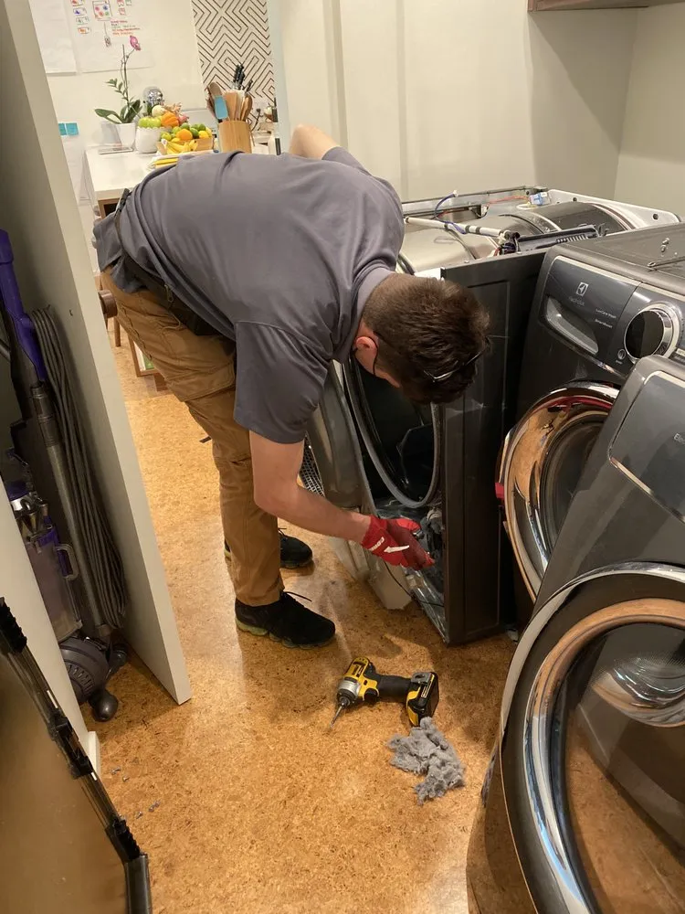 Slide of CALl Appliance Repair