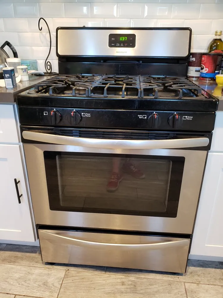 Slide of CALl Appliance Repair