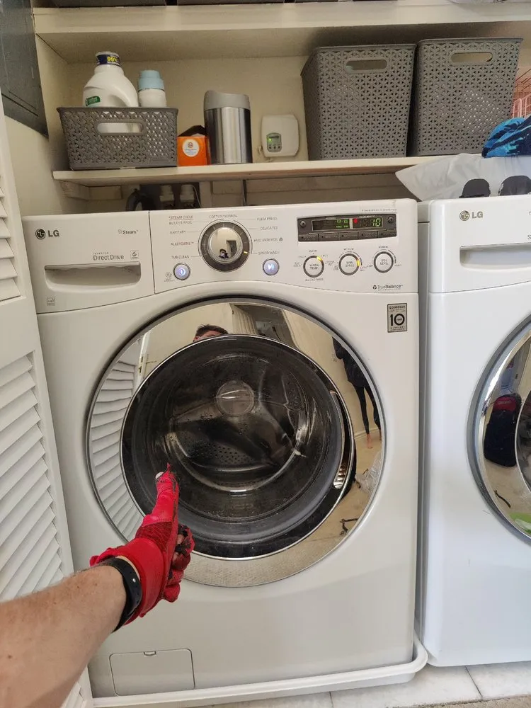 Slide of CALl Appliance Repair