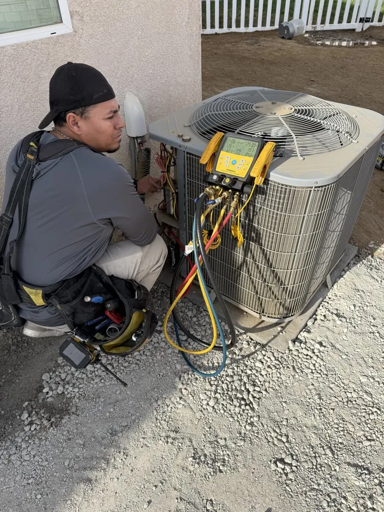 Slide of Canales & Turcios