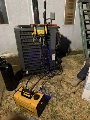 Canales & Turcios Logo