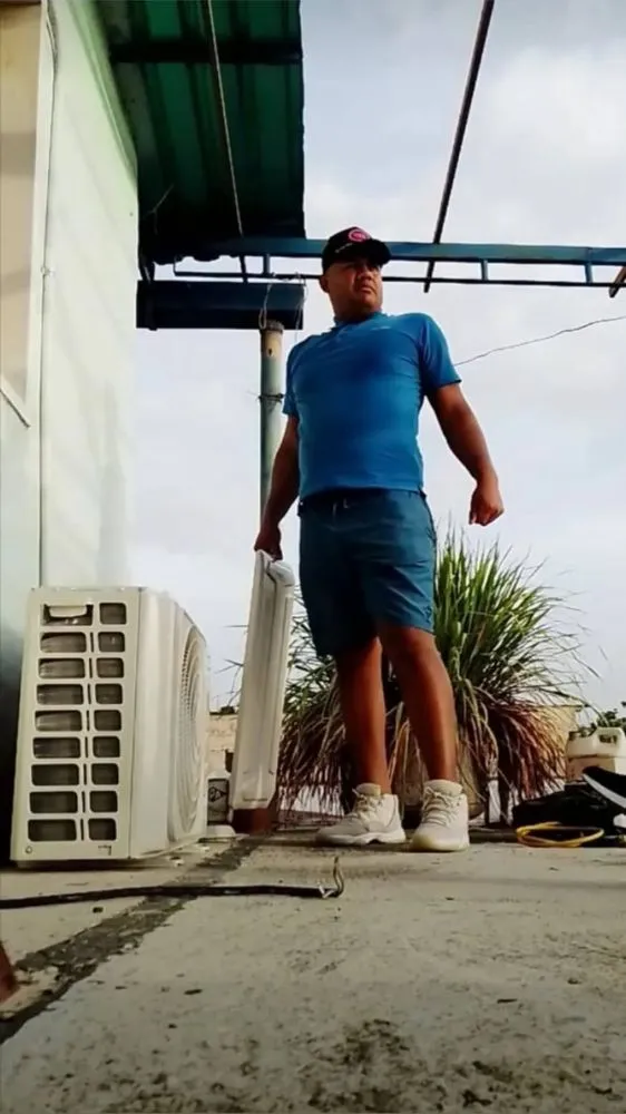 Slide of Carlos Rivas