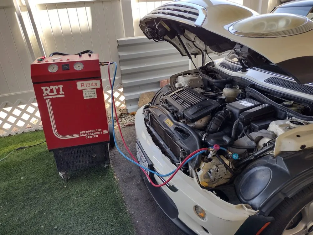 Slide of Castro Body Shop and AC Recharge