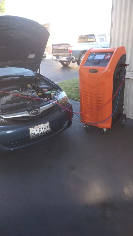 Slide of Castro Body Shop and AC Recharge