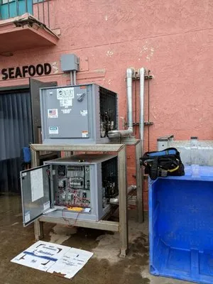 Chandler's Air Conditioning & Refrigeration Logo