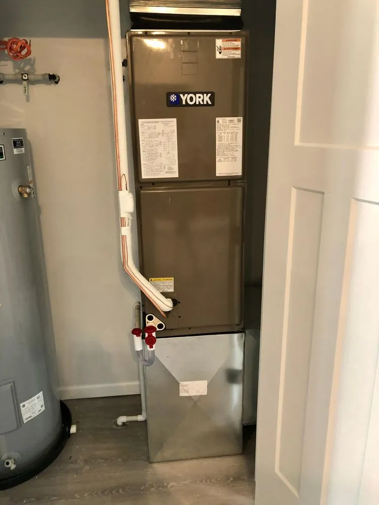 Slide of Charlie's Air Conditioning & Heating