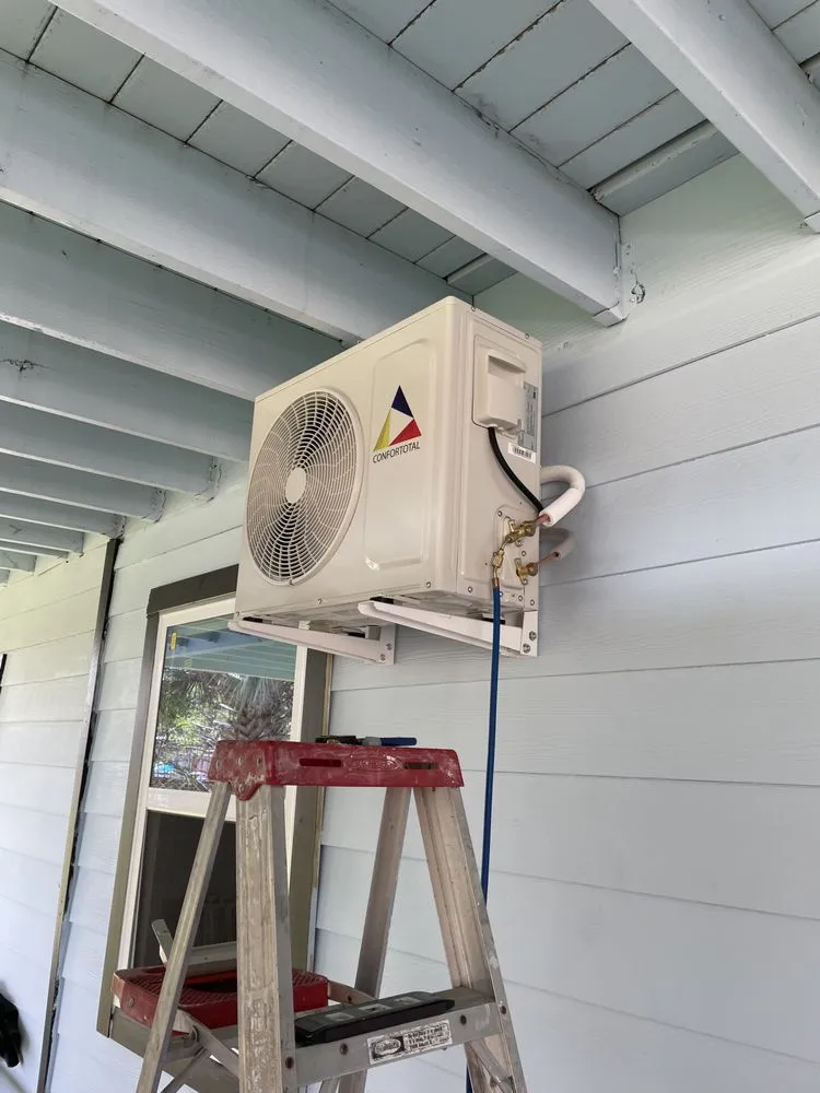 Slide of CharlyHandy