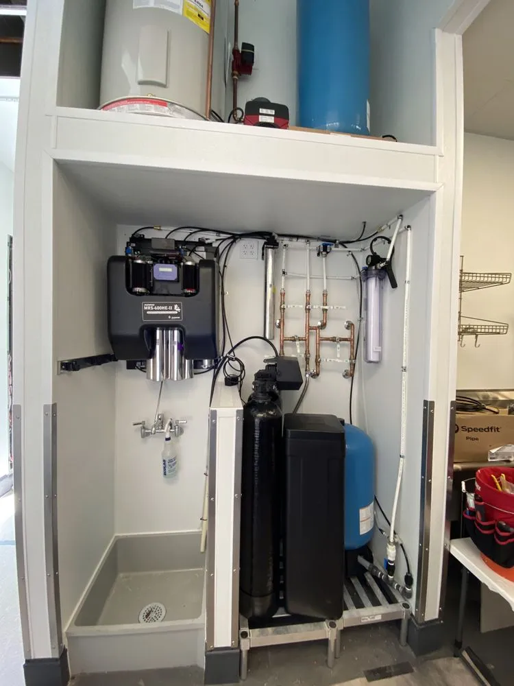 Professional AC installation experts serving St. Petersburg, FL - Chill Man Water & Air