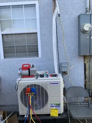 Chuy’s Mini Splits Logo