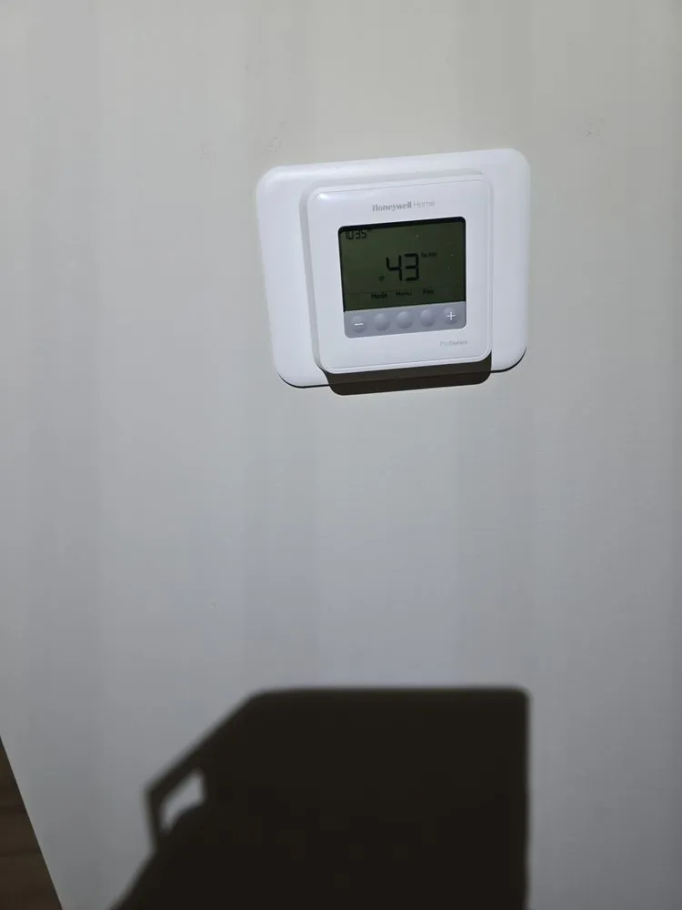 Slide of Claras Handymans services