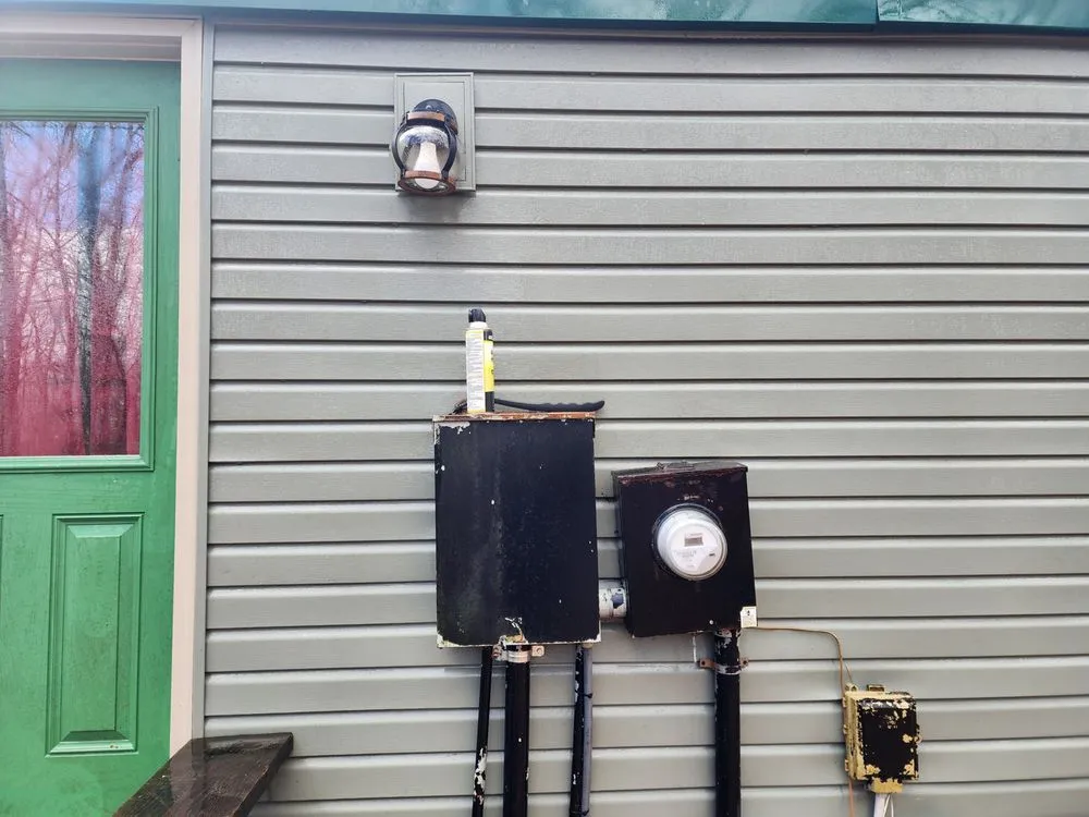 Slide of Claras Handymans services