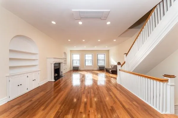 Classic Painter Plus Logo