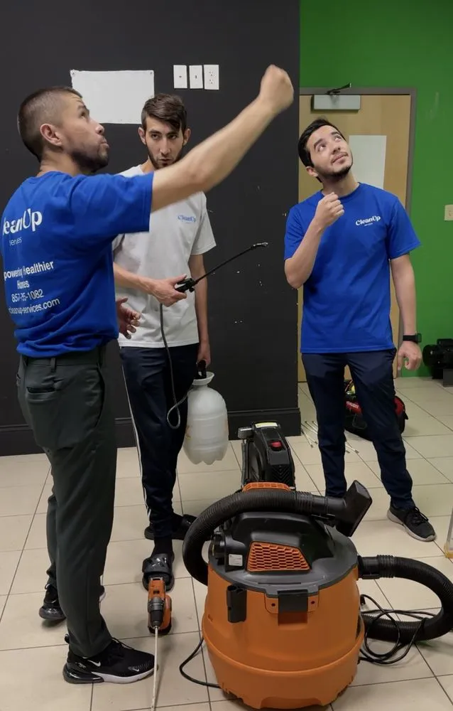 Slide of CleanUp-Services