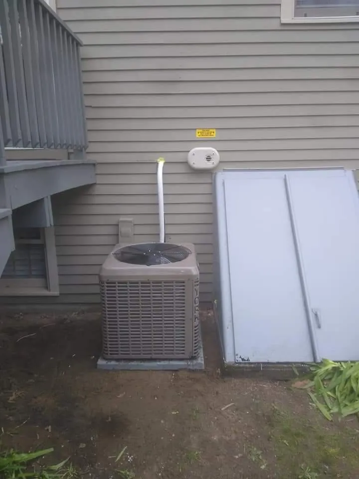 Slide of Colonial Comfort