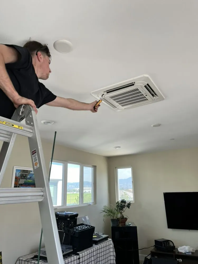 Slide of Comfort Solution Expert