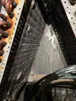 comfy castle heating and air Logo