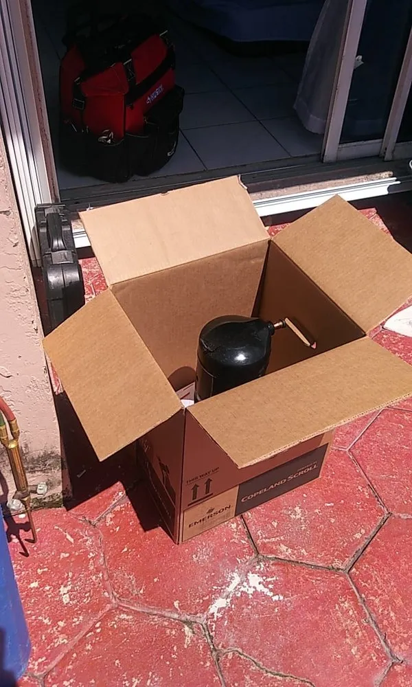 Slide of Confort Square