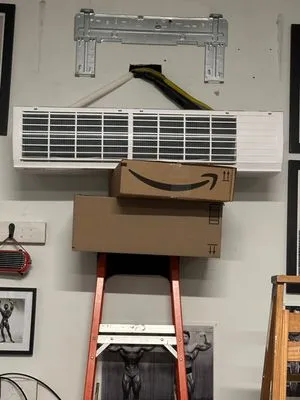 Cool Connections Logo