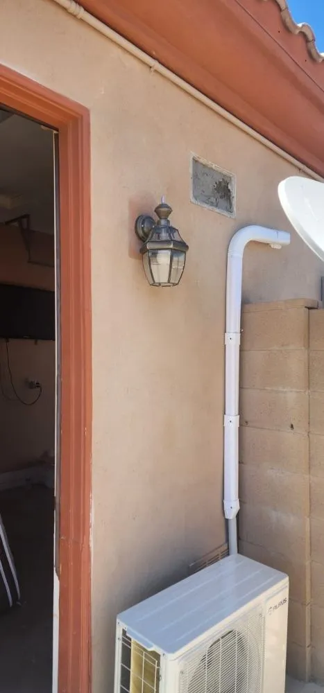 Slide of Cool Garage