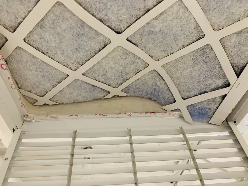 Slide of Cousin's Air