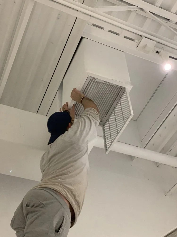 Slide of Cousin's Air