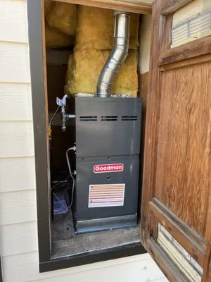 C&R Mechanical Specialist Logo