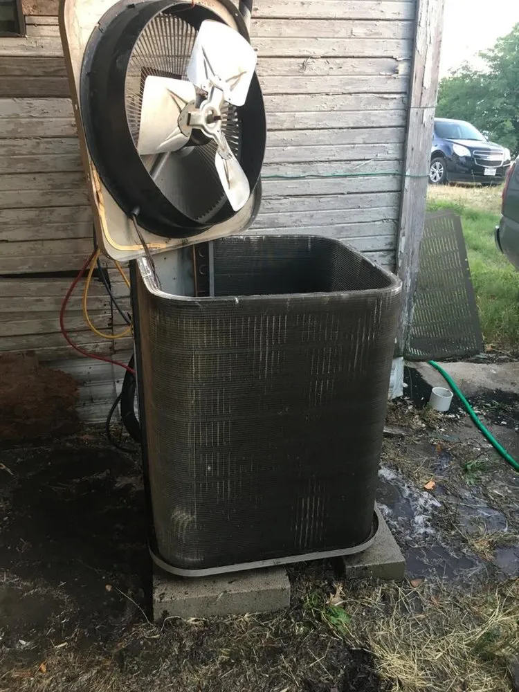 Slide of Cruz AC Services