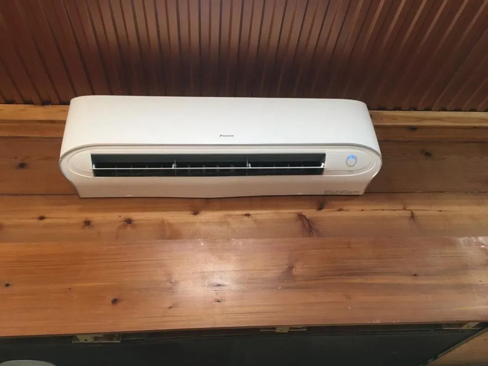 Slide of Cruz AC Services