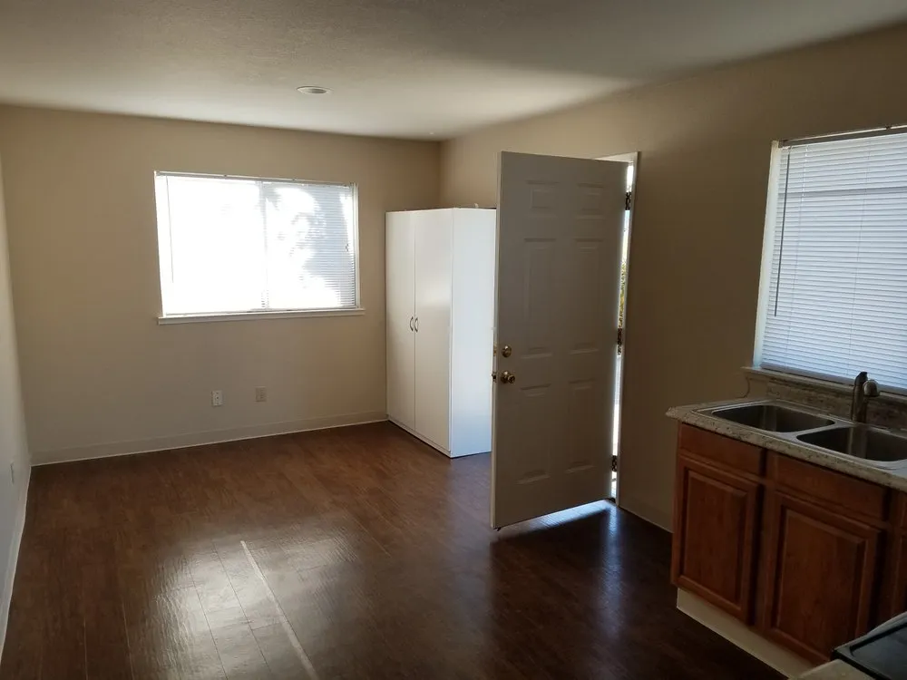 Slide of Custom Komfort Construction & Solar