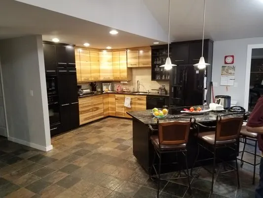 Custom Komfort Construction & Solar Logo