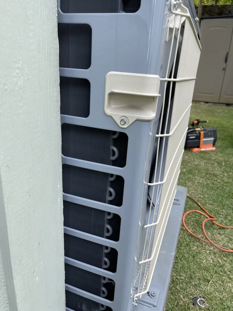 Slide of Czanelle’s Airconditioning & Refrigeration