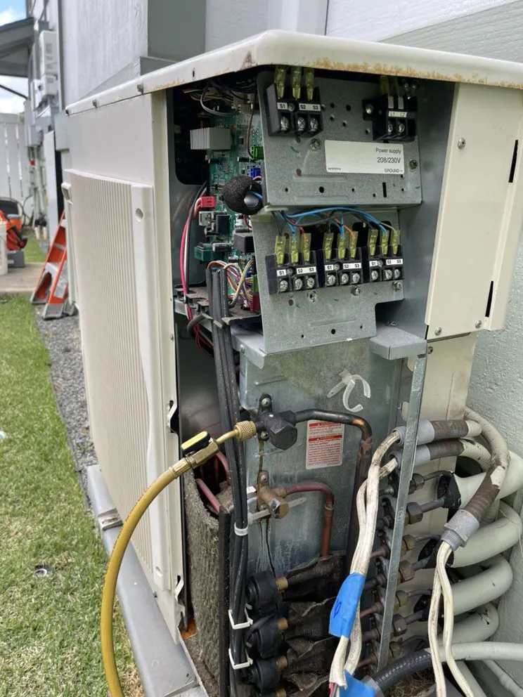 Slide of Czanelle’s Airconditioning & Refrigeration